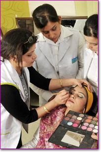 DIPLOMA IN BEAUTYCIAN